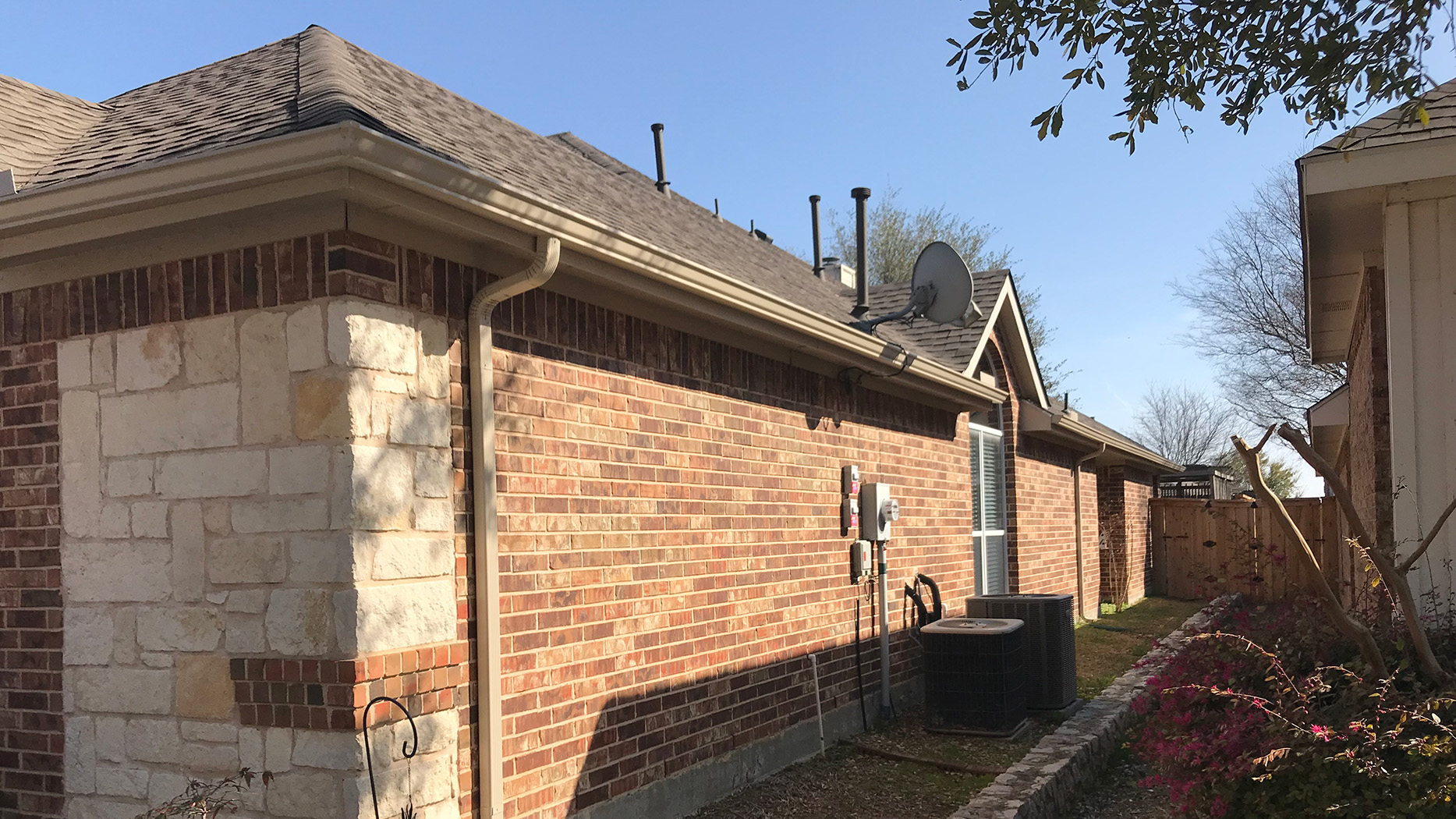 Home exterior gutters in McKinney, TX